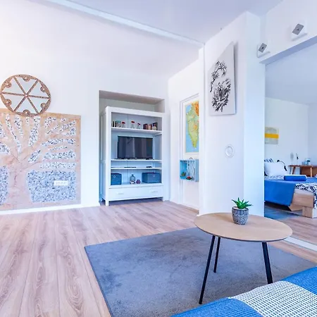 Masa Apartment *